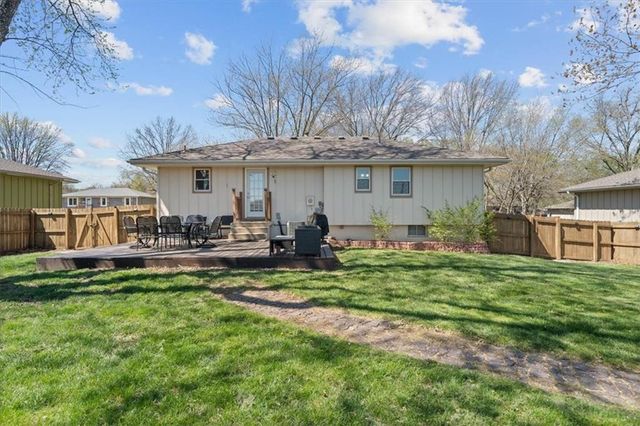 2113 S Owings Street, Oak Grove, MO 64075