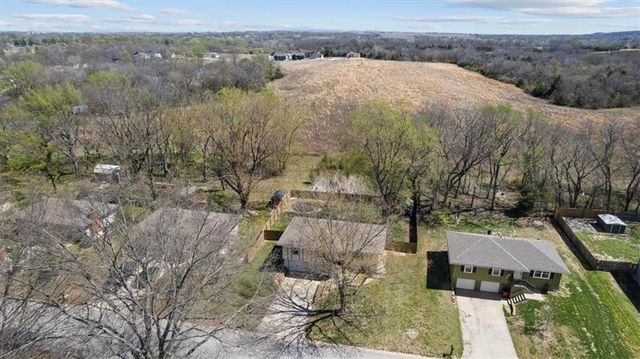 2113 S Owings Street, Oak Grove, MO 64075