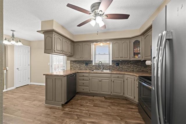 2113 S Owings Street, Oak Grove, MO 64075