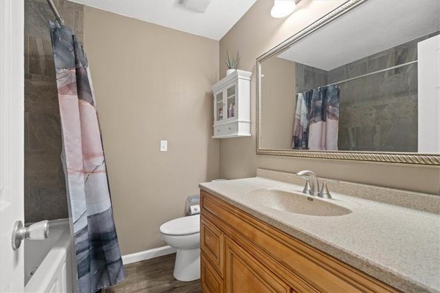 2113 S Owings Street, Oak Grove, MO 64075