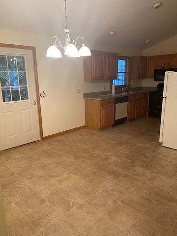 22 Rosewood Ln 22, Southwick, MA 01077