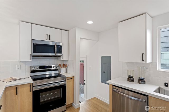 8608 16th Avenue SW, Seattle, WA 98106