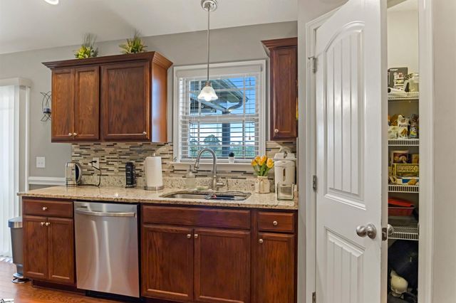 3161 Rainbow Lake Road, Inman, SC 29349