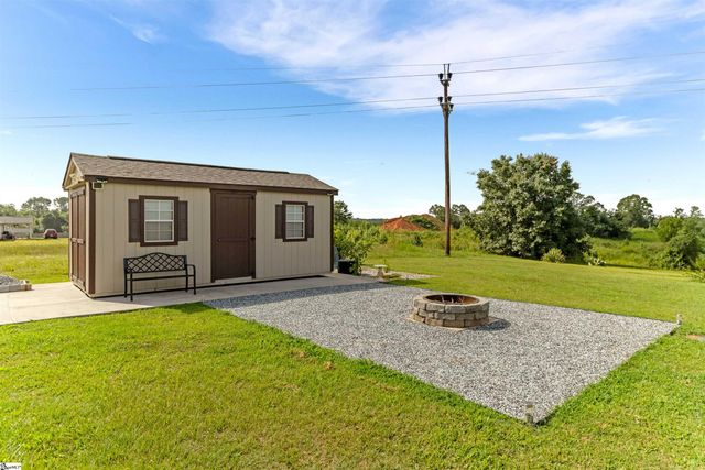 3161 Rainbow Lake Road, Inman, SC 29349