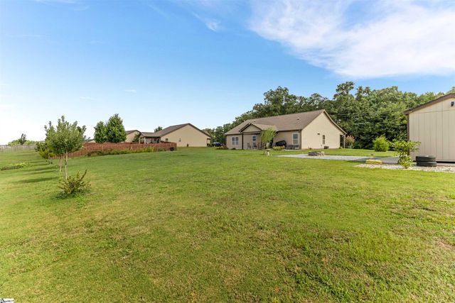 3161 Rainbow Lake Road, Inman, SC 29349