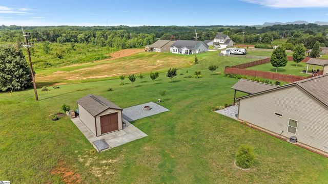 3161 Rainbow Lake Road, Inman, SC 29349