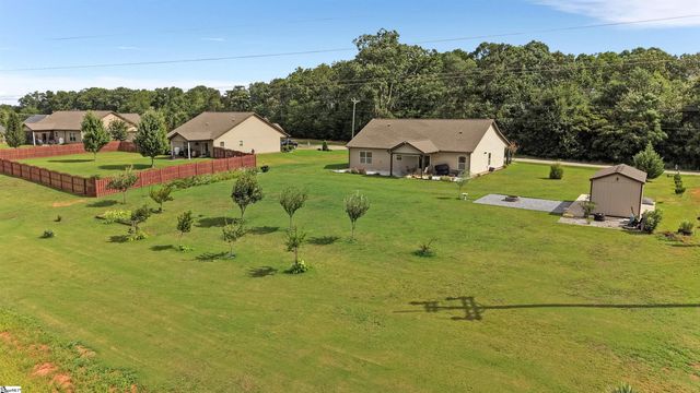 3161 Rainbow Lake Road, Inman, SC 29349