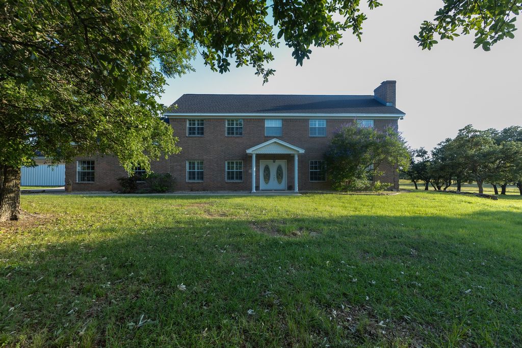 3100A Shady Oaks Drive, Brownwood, TX 76801