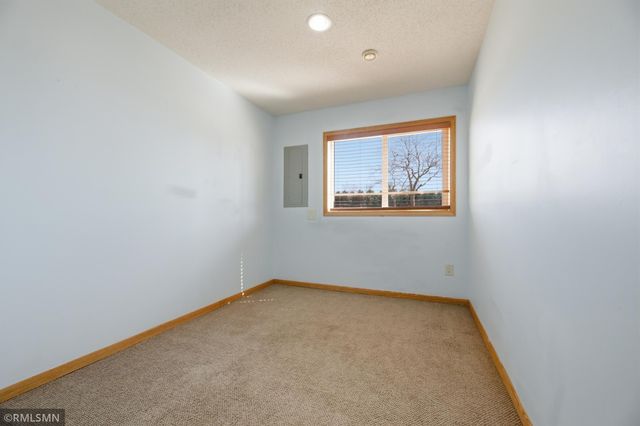 8302 Parkview Avenue NE, Elk River, MN 55330