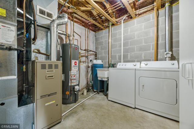 8302 Parkview Avenue NE, Elk River, MN 55330