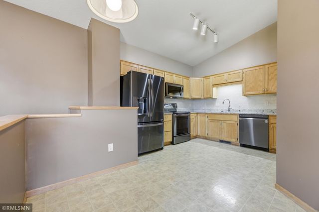 8302 Parkview Avenue NE, Elk River, MN 55330