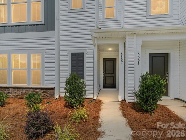 6557 Fire Lily Lane, Charlotte, NC 28216