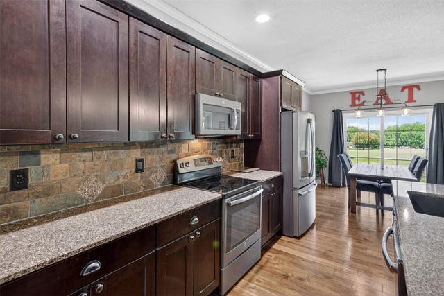 4940 Andrews Place, Pleasant Hill, IA 50327