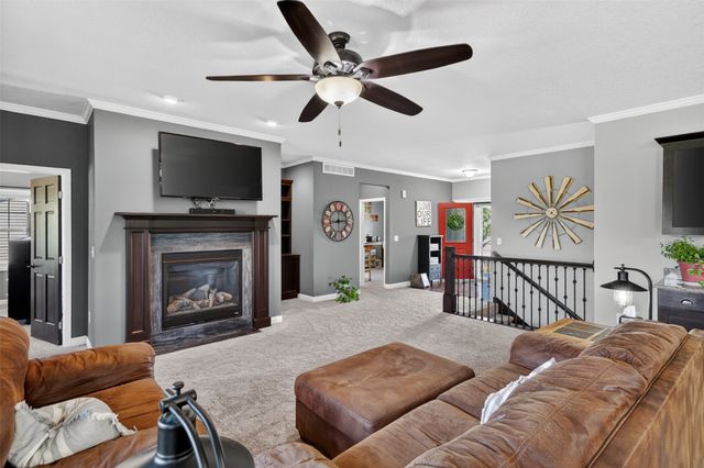 4940 Andrews Place, Pleasant Hill, IA 50327