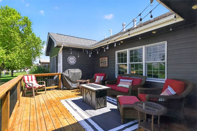 4940 Andrews Place, Pleasant Hill, IA 50327