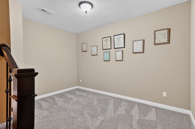 4940 Andrews Place, Pleasant Hill, IA 50327