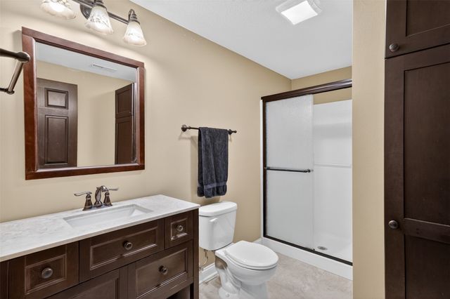 4940 Andrews Place, Pleasant Hill, IA 50327