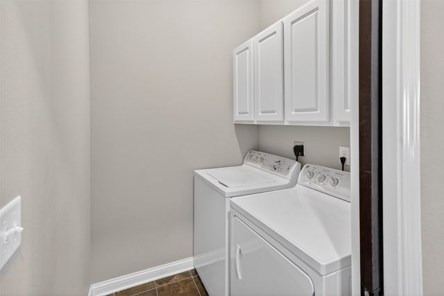 4940 Andrews Place, Pleasant Hill, IA 50327