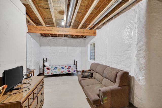 4940 Andrews Place, Pleasant Hill, IA 50327