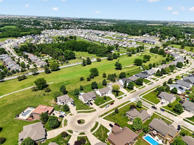 4940 Andrews Place, Pleasant Hill, IA 50327