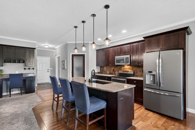 4940 Andrews Place, Pleasant Hill, IA 50327