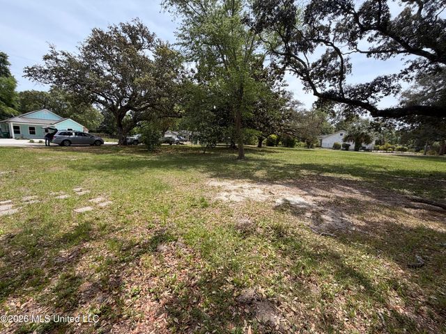 635 Oakleigh Avenue, Gulfport, MS 39507