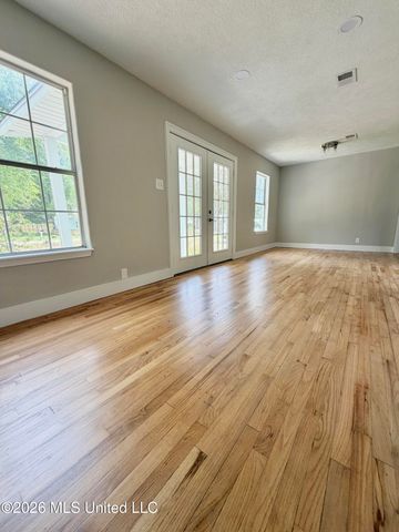 635 Oakleigh Avenue, Gulfport, MS 39507