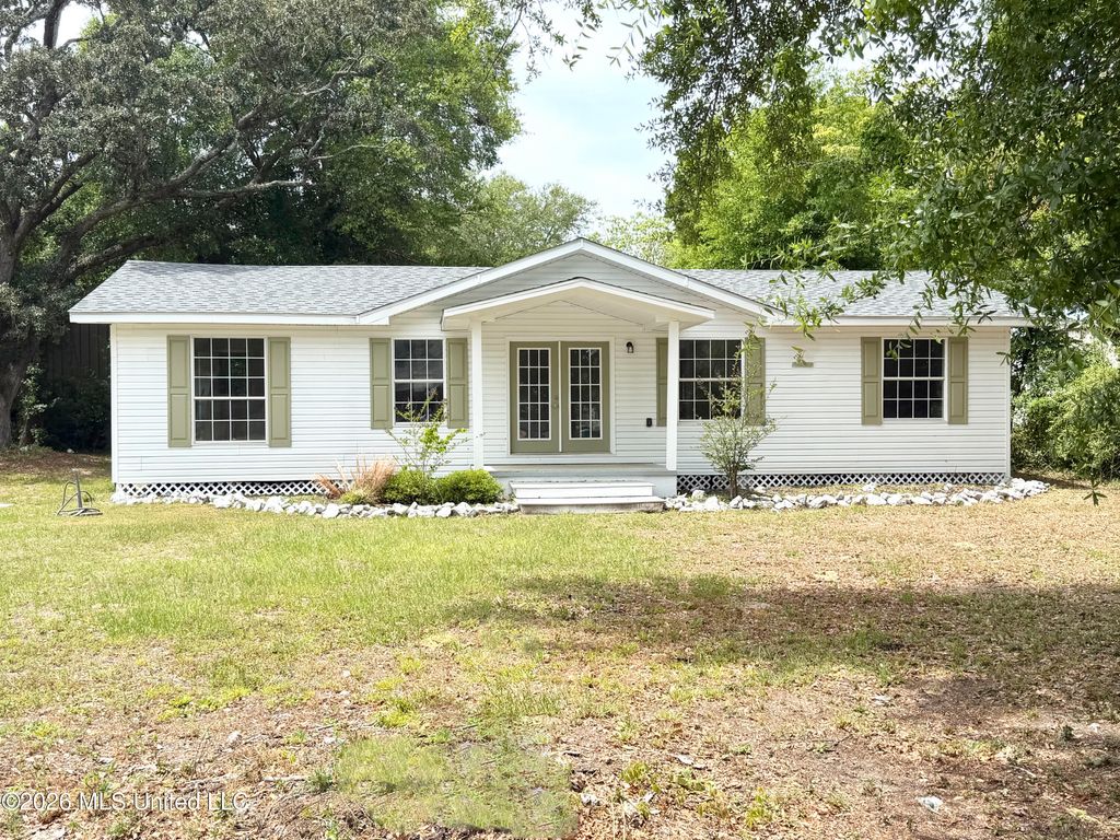 635 Oakleigh Avenue, Gulfport, MS 39507