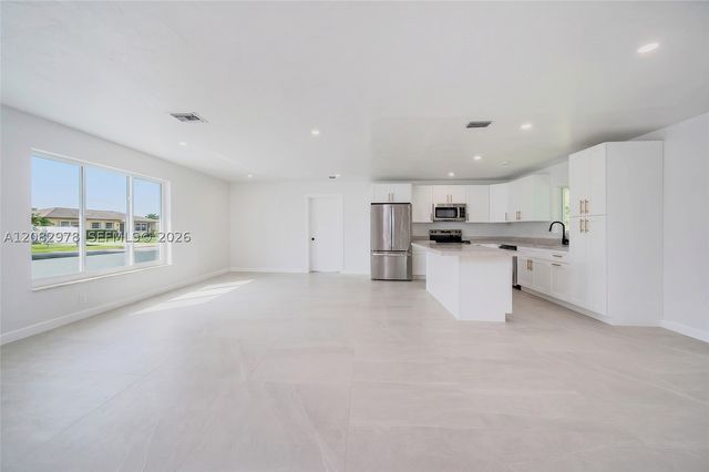 10441 SW 46th Ter, Miami, FL 33165