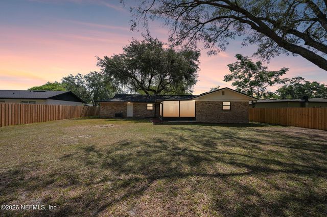 2614 WHIPPLE Avenue, Orange Park, FL 32073
