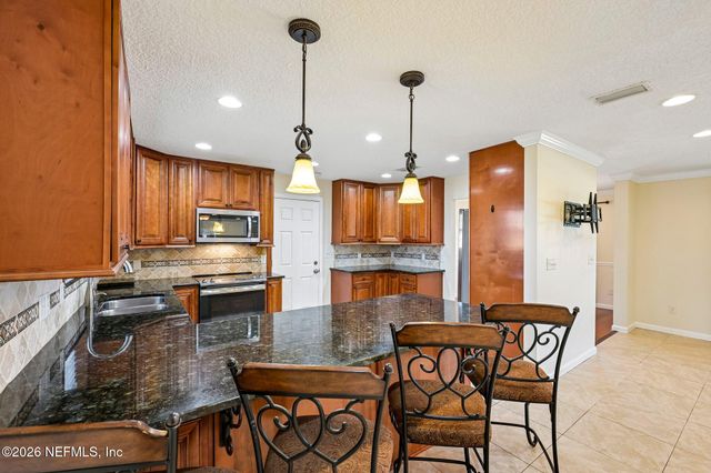 2614 WHIPPLE Avenue, Orange Park, FL 32073