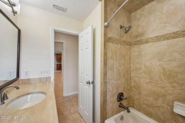 2614 WHIPPLE Avenue, Orange Park, FL 32073