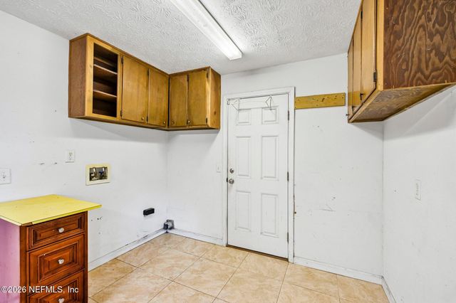 2614 WHIPPLE Avenue, Orange Park, FL 32073