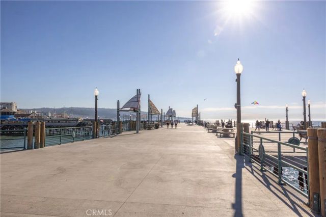 107 S Helberta Avenue, Redondo Beach, CA 90277