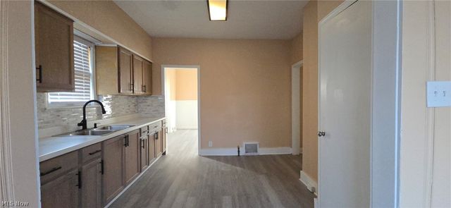 370 Lora Avenue, Youngstown, OH 44504