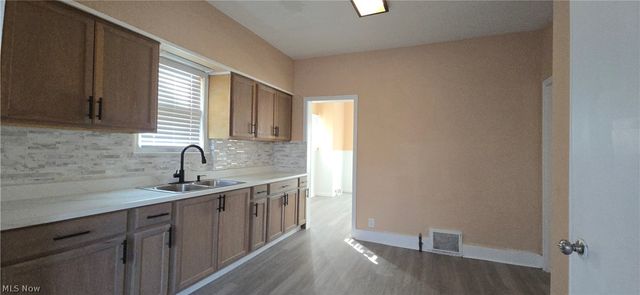 370 Lora Avenue, Youngstown, OH 44504