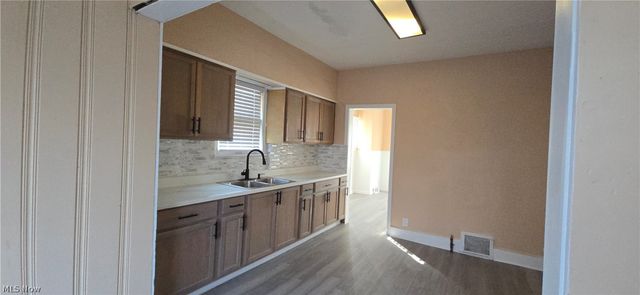 370 Lora Avenue, Youngstown, OH 44504