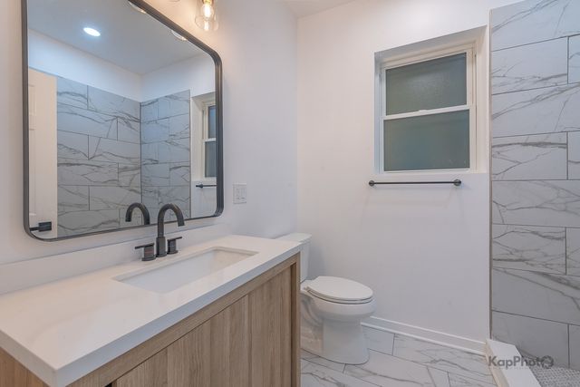 2139 W 24th Street, Chicago, IL 60608