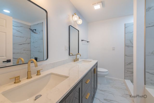 2139 W 24th Street, Chicago, IL 60608