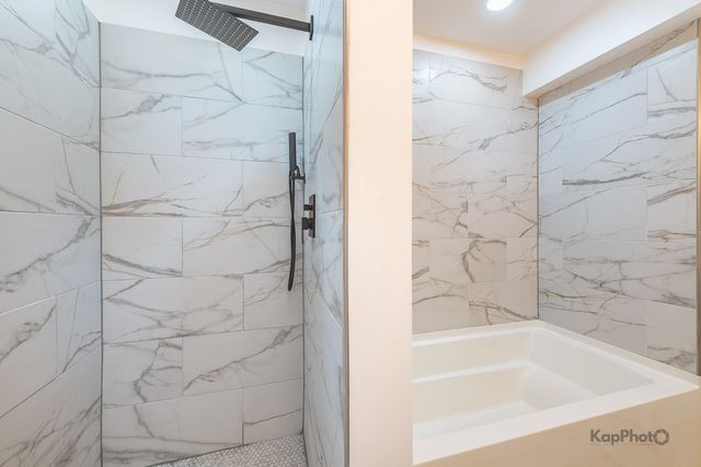 2139 W 24th Street, Chicago, IL 60608