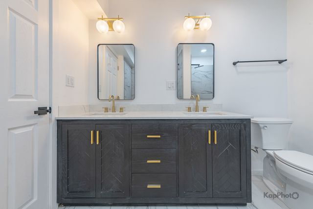 2139 W 24th Street, Chicago, IL 60608