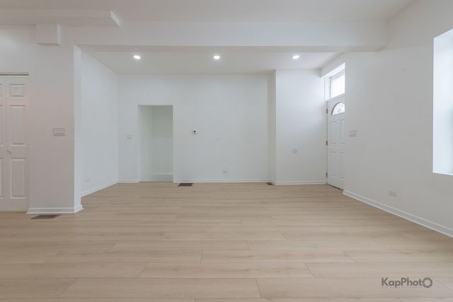 2139 W 24th Street, Chicago, IL 60608