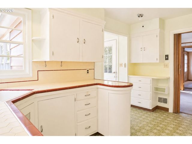 7430 N HURST Ave, Portland, OR 97203