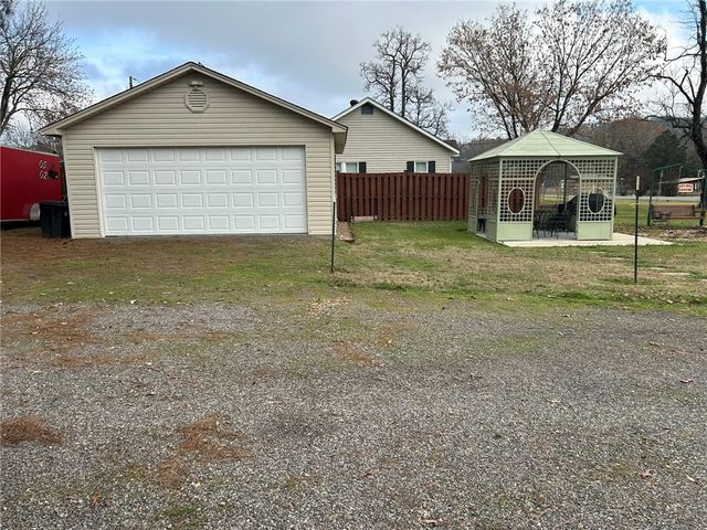 290 Bradley Cove Road, Russellville, AR 72802