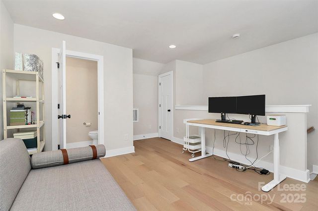 338 E Cama Street, Charlotte, NC 28217