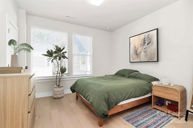 338 E Cama Street, Charlotte, NC 28217