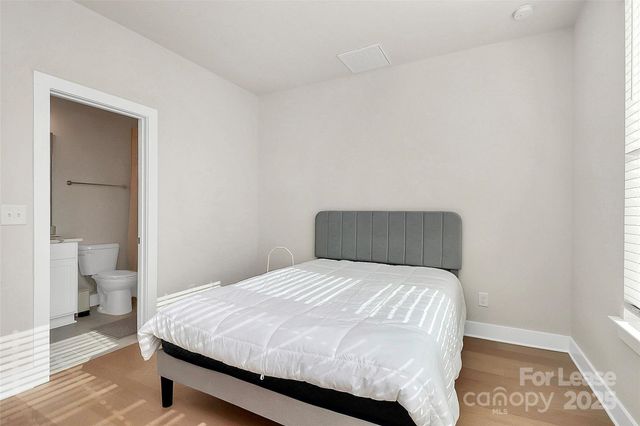 338 E Cama Street, Charlotte, NC 28217