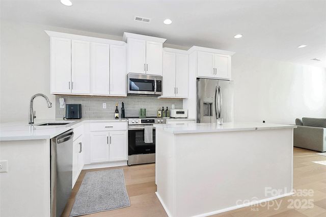 338 E Cama Street, Charlotte, NC 28217