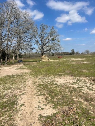 6228 Fm-141, Dime Box, TX 77853