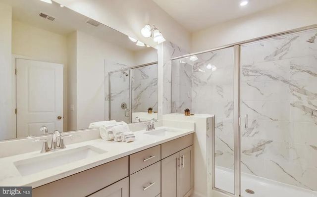 1113 SAXTON DR, Frederick, MD 21702